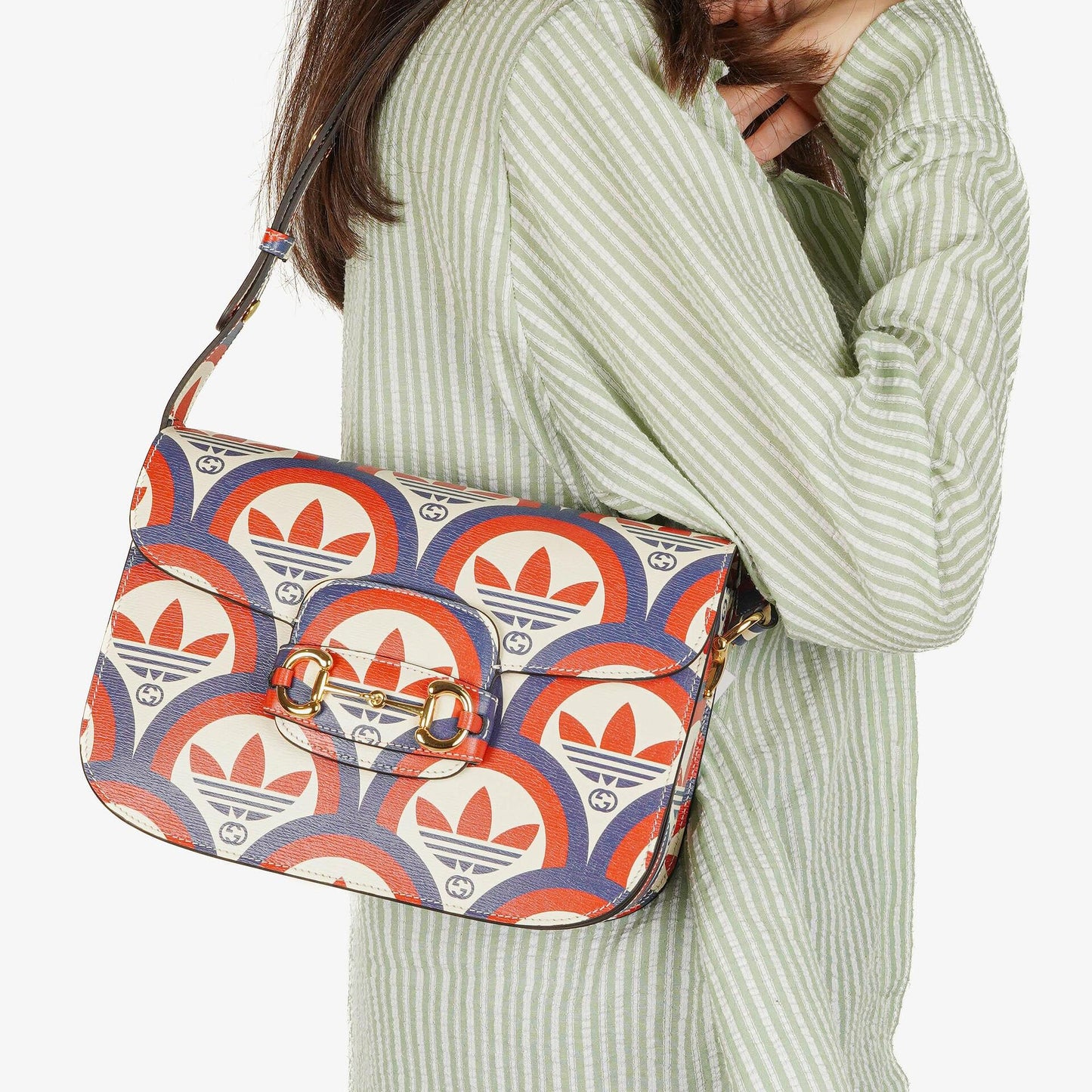 Gucci x adidas Shanghai kleine Horsebit 1955 Schultertasche aus Kalbsleder mit Web, Trefoil und Interlocking G in Rot Weiß Blau