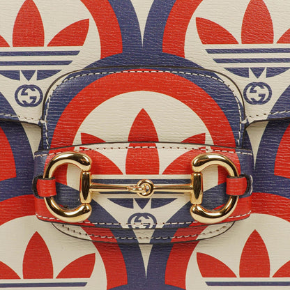 Gucci x adidas Shanghai kleine Horsebit 1955 Schultertasche aus Kalbsleder mit Web, Trefoil und Interlocking G in Rot Weiß Blau