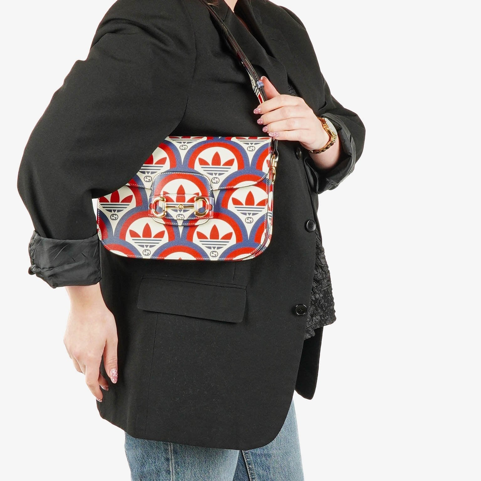 Gucci x adidas Shanghai Small Horsebit 1955 Schultertasche aus Kalbsleder mit Web, Trefoil und Interlocking G in Rot, Weiß und Blau
