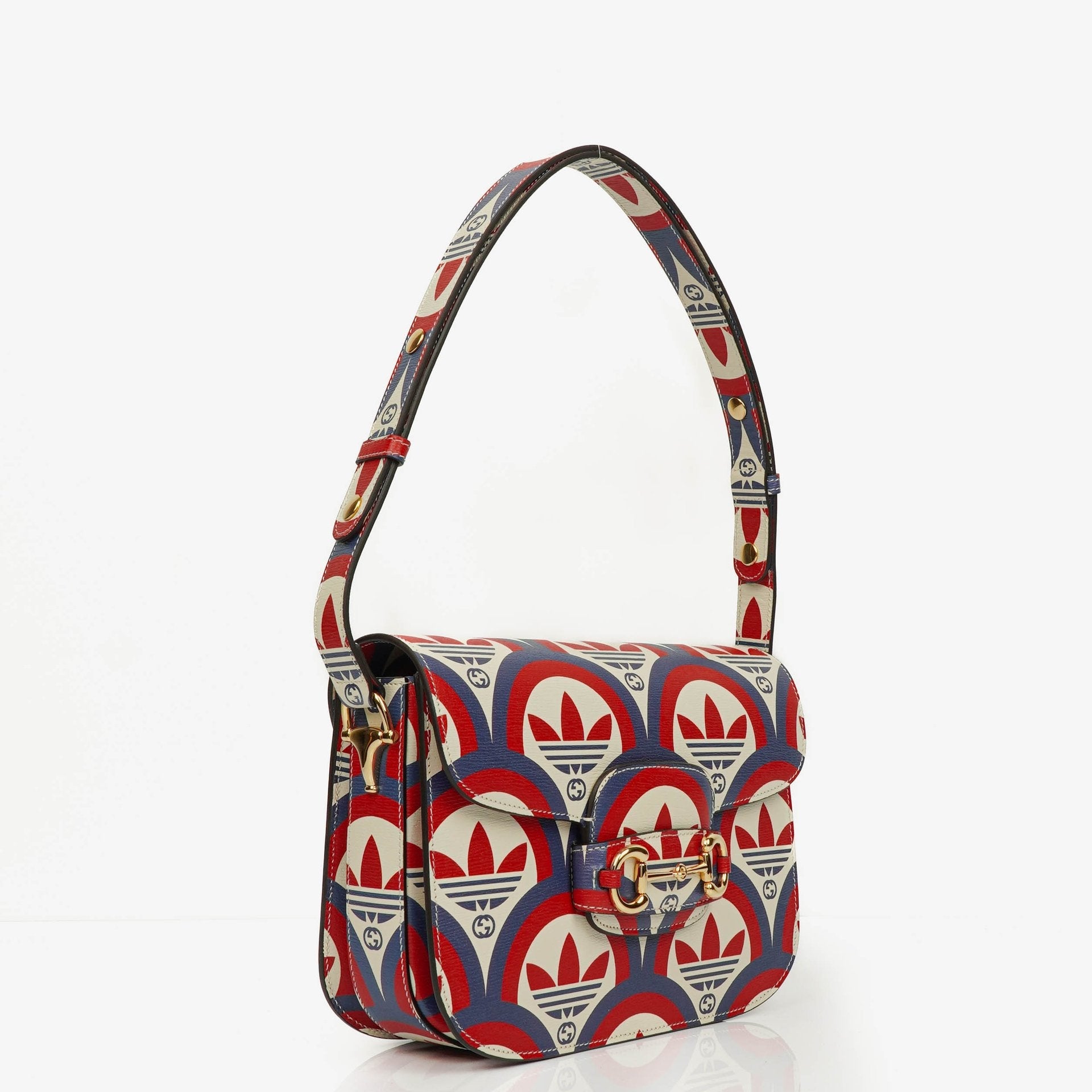 Gucci x adidas Shanghai Small Horsebit 1955 Schultertasche aus Kalbsleder mit Web, Trefoil und Interlocking G in Rot, Weiß und Blau