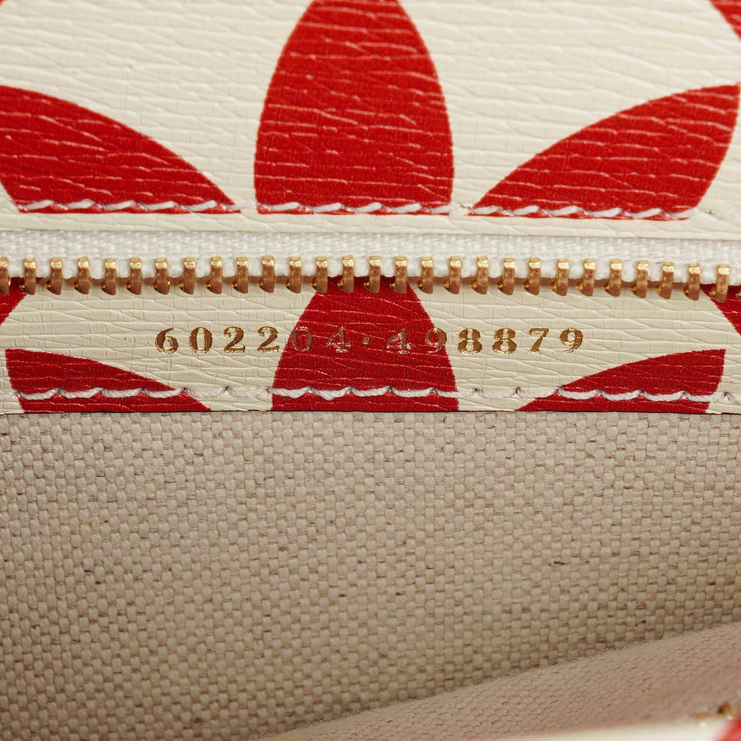 Gucci x adidas Shanghai Small Horsebit 1955 Schultertasche aus Kalbsleder mit Web, Trefoil und Interlocking G in Rot, Weiß und Blau