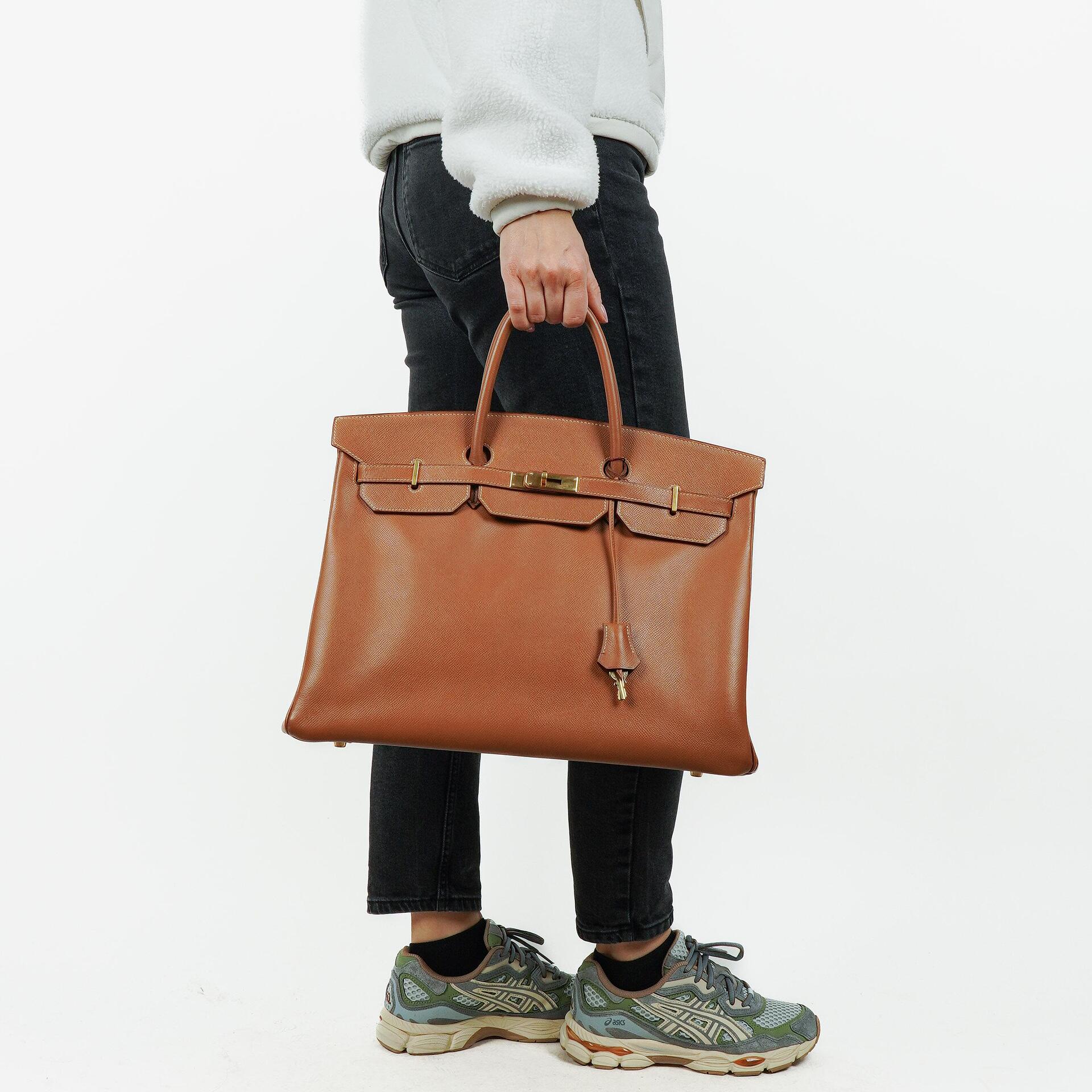 Hermes Birkin 40 Retourne Tasche aus goldfarbenem Courchevel-Leder mit Goldbeschlägen