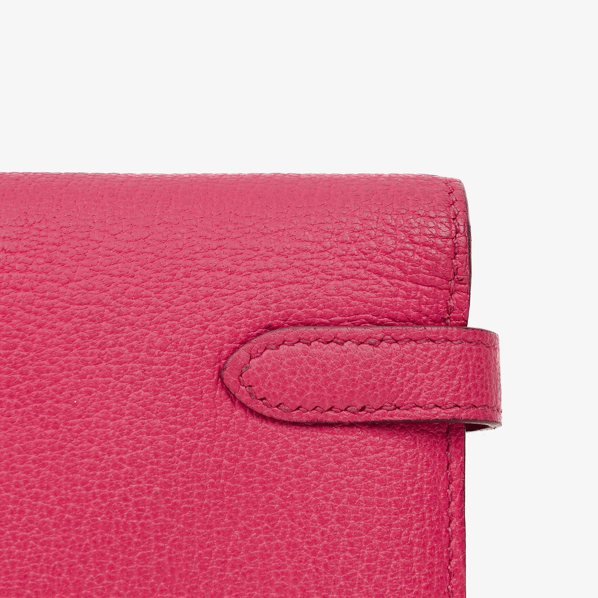 Hermès Kelly Longue Geldbörse aus Chevre Mysore in Rose Shocking