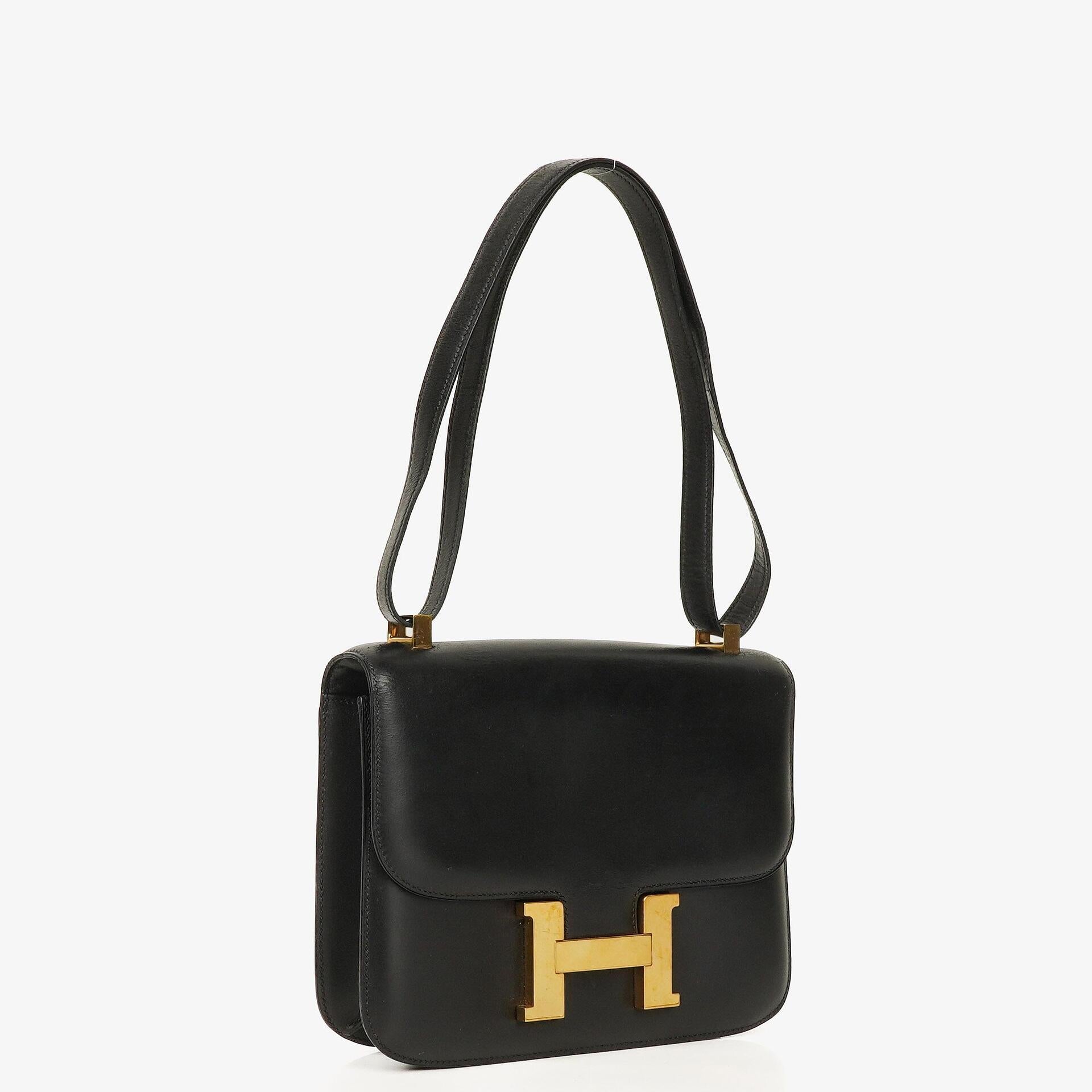 Hermès Constance 23 Vintage aus schwarzem Box-Kalbsleder mit goldfarbener Hardware, 1979