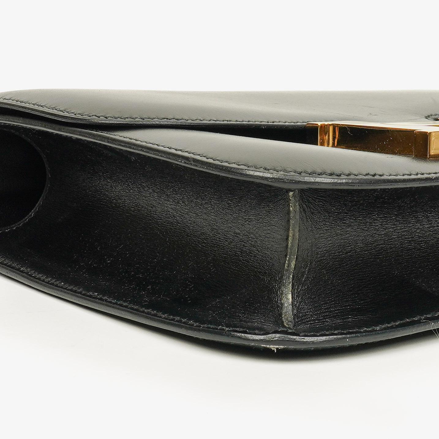 Hermès Constance 23 Vintage in schwarzem Boxcalf mit Goldbeschlägen, 1993