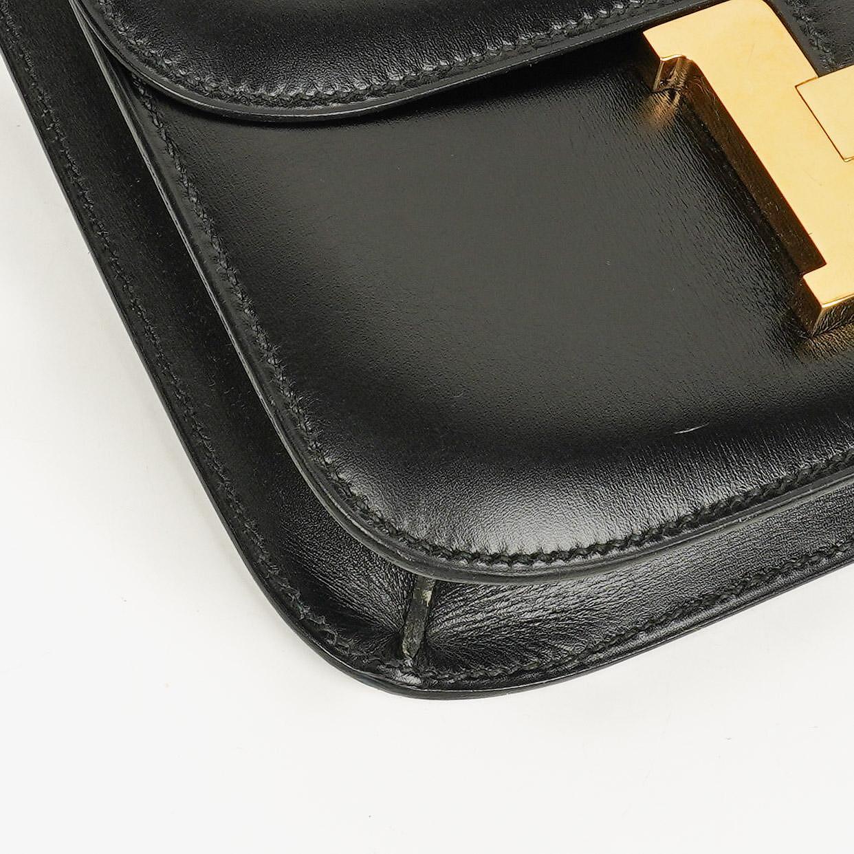 Hermès Constance 23 Vintage in schwarzem Boxcalf mit Goldbeschlägen, 1993