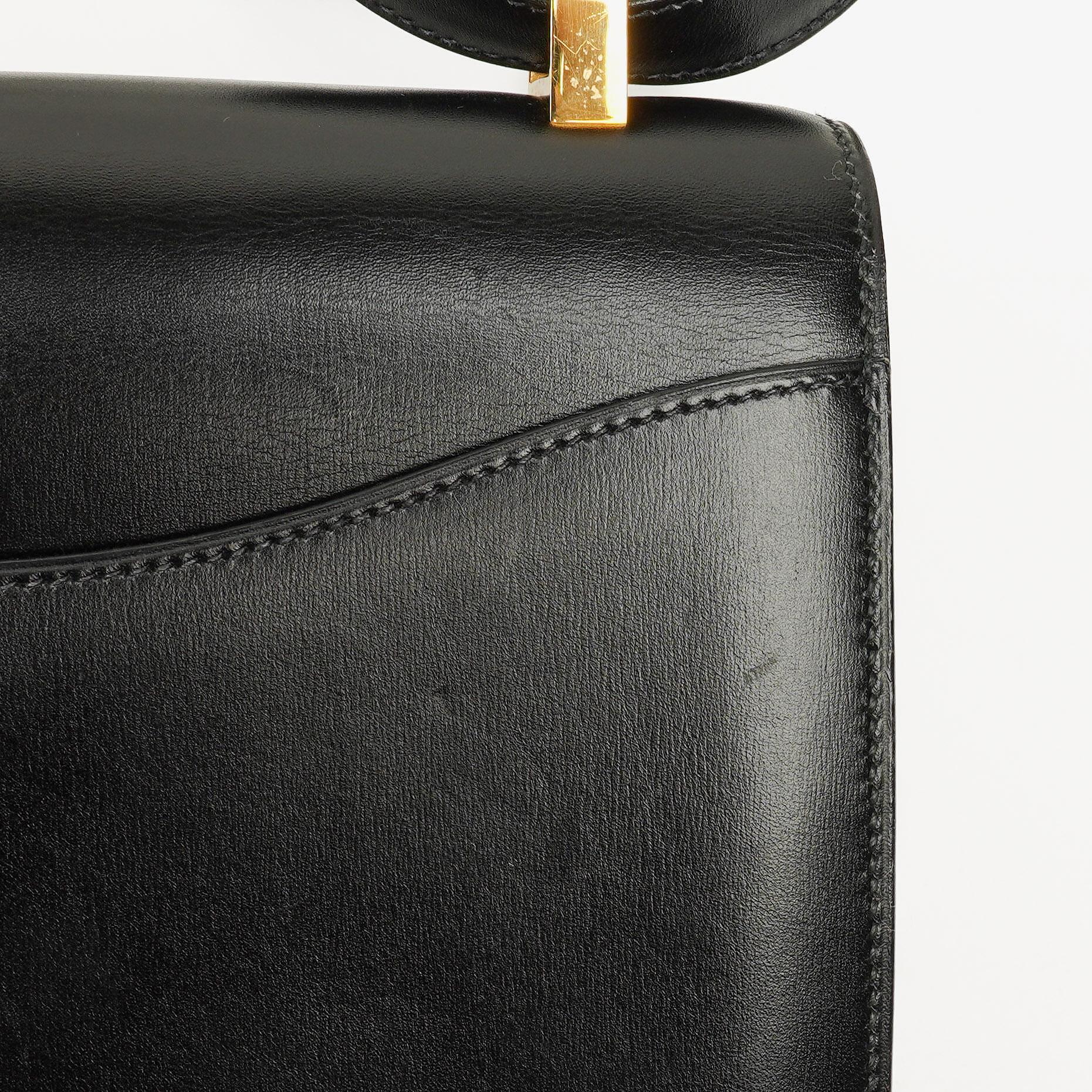 Hermès Constance 23 Vintage in schwarzem Boxcalf mit Goldbeschlägen, 1993
