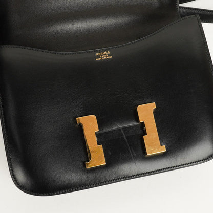 Hermès Constance 23 Vintage in schwarzem Boxcalf mit Goldbeschlägen, 1993
