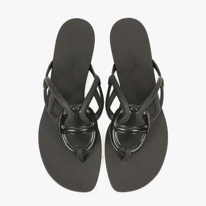 Hermès Egerie Damen-Sandalen aus schwarzem Gummi Größe 37