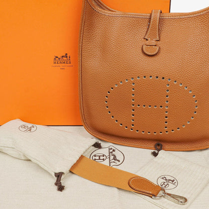 Hermès Evelyne I 29 Schultertasche aus Gold Taurillon Clemence Leder