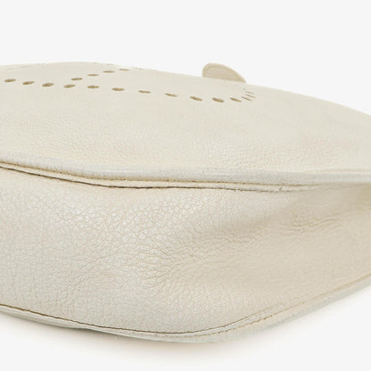 Hermès Evelyne I 30 Schultertasche aus weißem Clemence-Leder