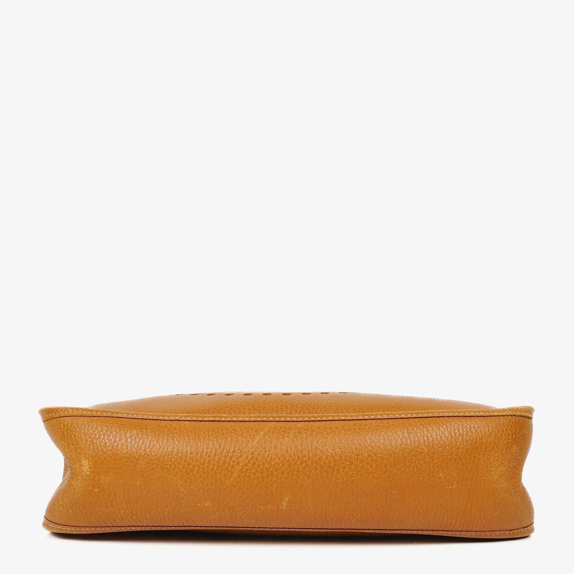 Hermès Evelyne I 32 Schultertasche aus Taurillon Clemence Leder in Gold