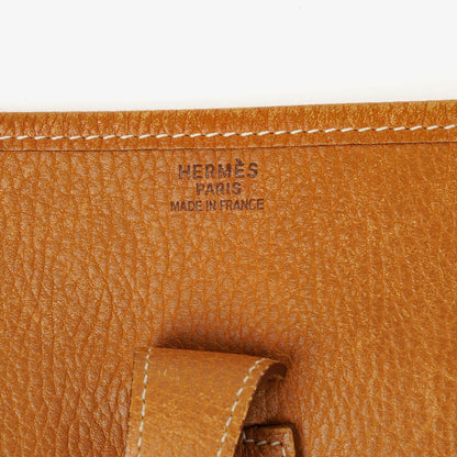 Hermès Evelyne I 32 Schultertasche aus Taurillon Clemence Leder in Gold