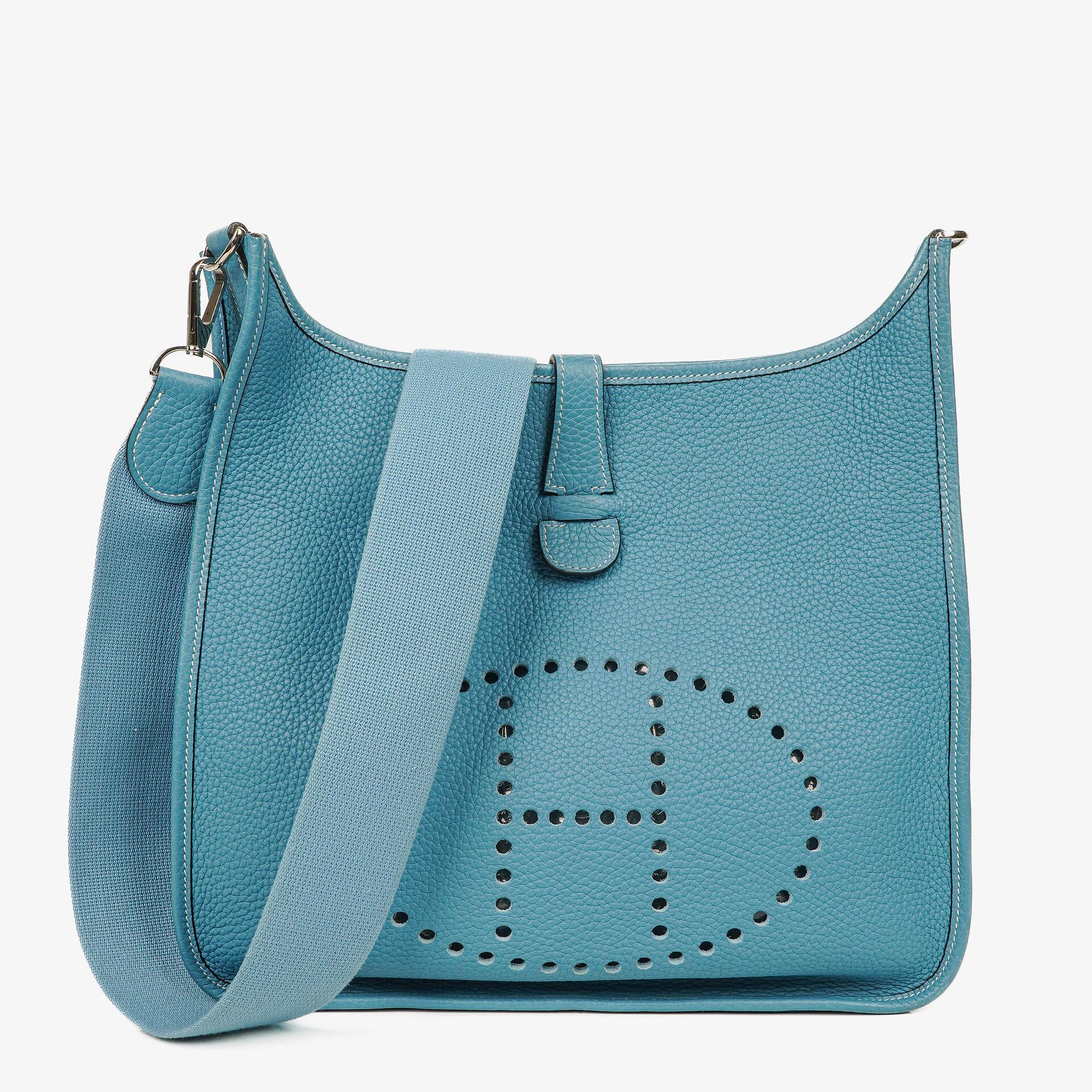 Hermès Evelyne I 32 Schultertasche aus Taurillon Clemence in Neu Bleu Jean