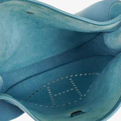 Hermès Evelyne I 32 Schultertasche aus Taurillon Clemence in Neu Bleu Jean