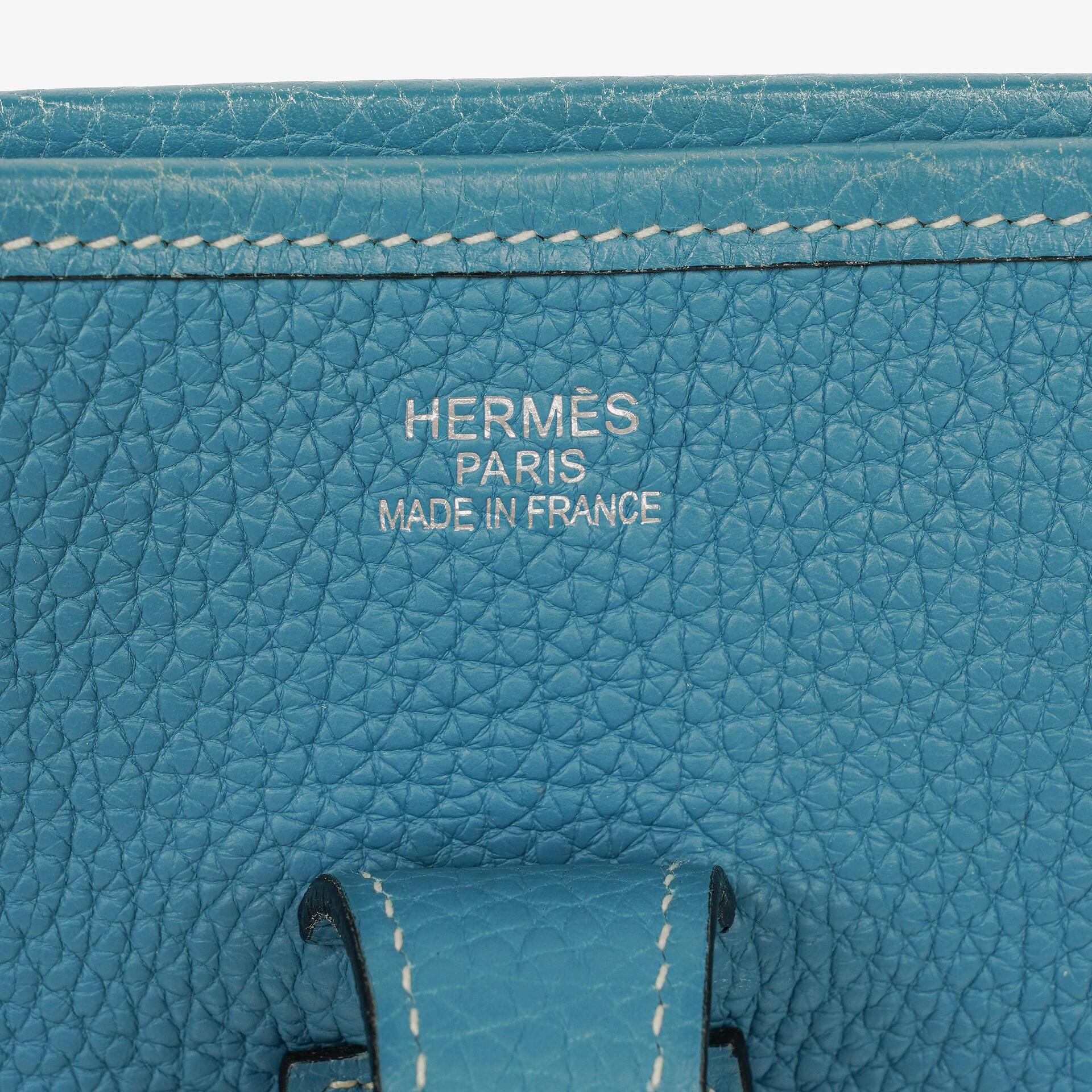 Hermès Evelyne I 32 Schultertasche aus Taurillon Clemence in Neu Bleu Jean