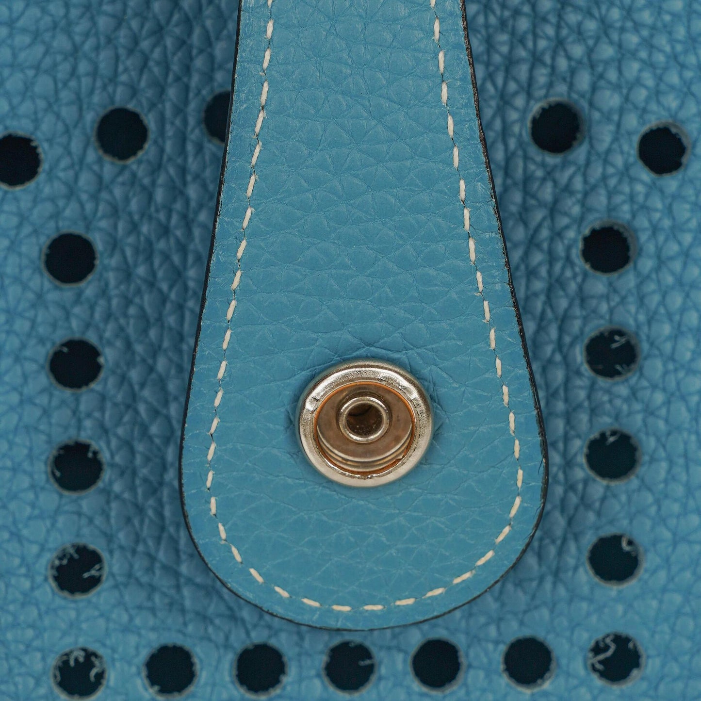 Hermès Evelyne I 32 Schultertasche aus Taurillon Clemence in Neu Bleu Jean