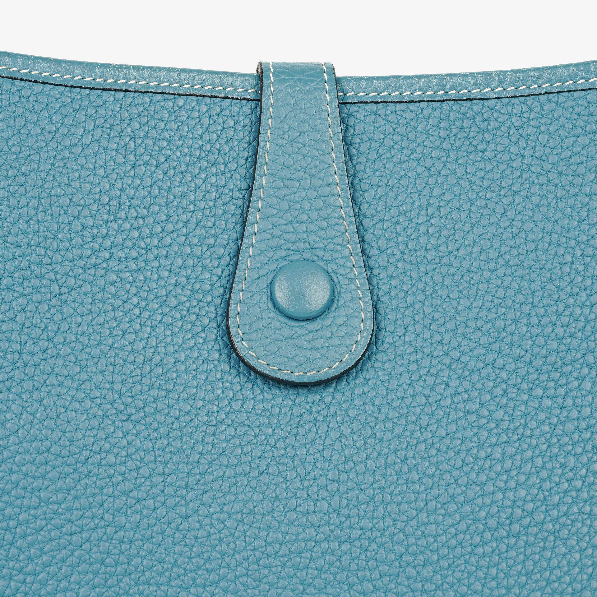 Hermès Evelyne I 32 Schultertasche aus Taurillon Clemence in Neu Bleu Jean