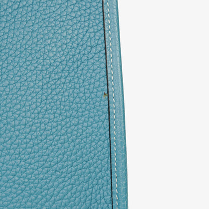 Hermès Evelyne I 32 Schultertasche aus Taurillon Clemence in Neu Bleu Jean