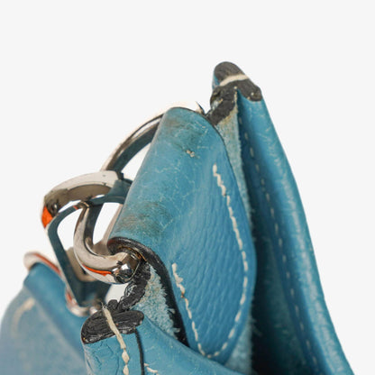 Hermès Evelyne I 32 Schultertasche aus Taurillon Clemence in Neu Bleu Jean