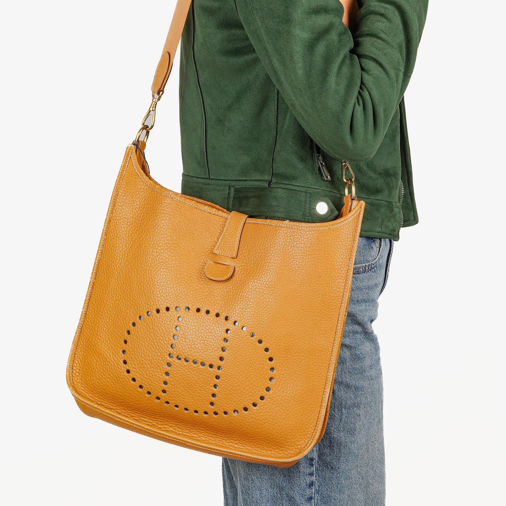 Hermès Evelyne I 33 Schultertasche aus Taurillon Clemence in Natural Sable
