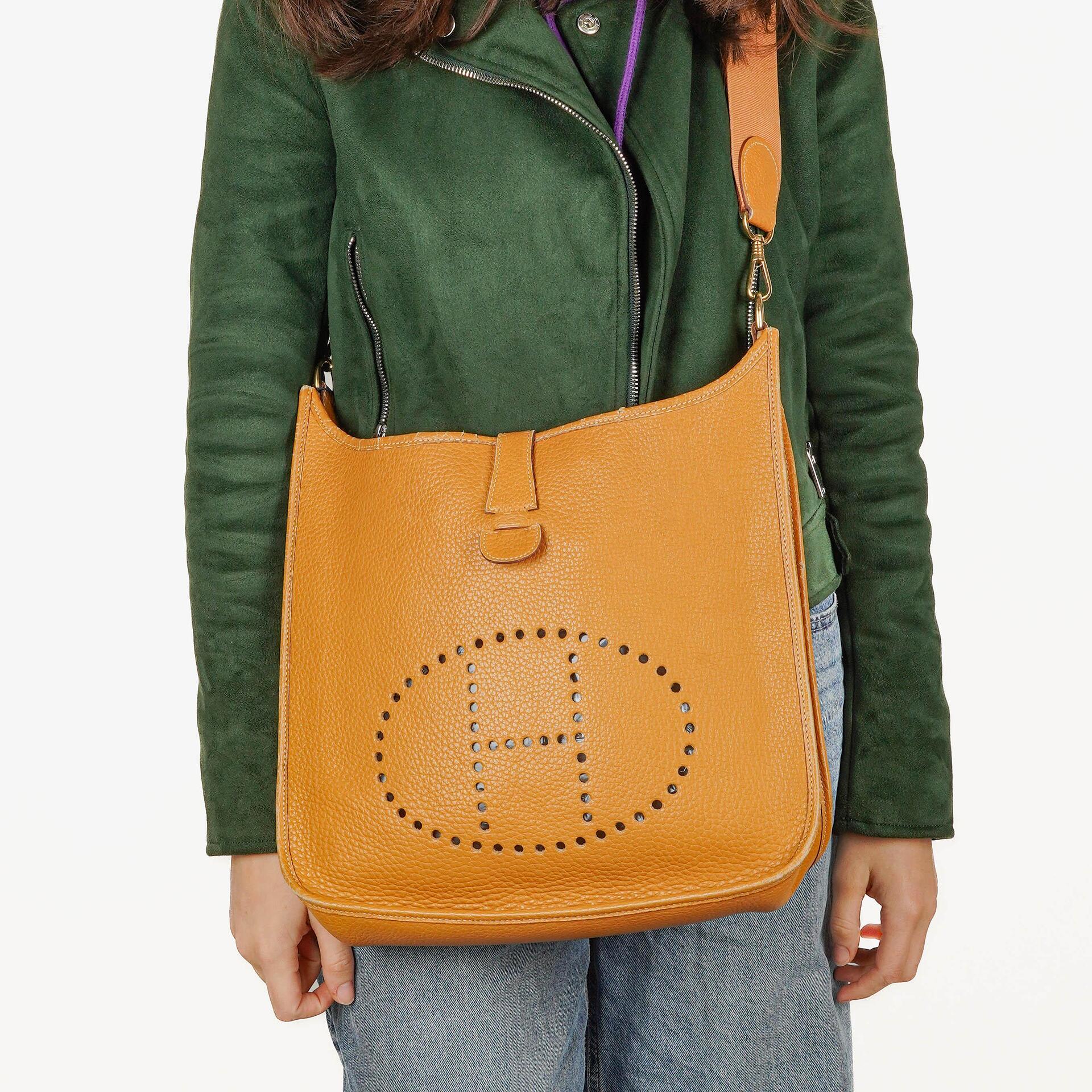 Hermès Evelyne I 33 Schultertasche aus Taurillon Clemence in Natural Sable
