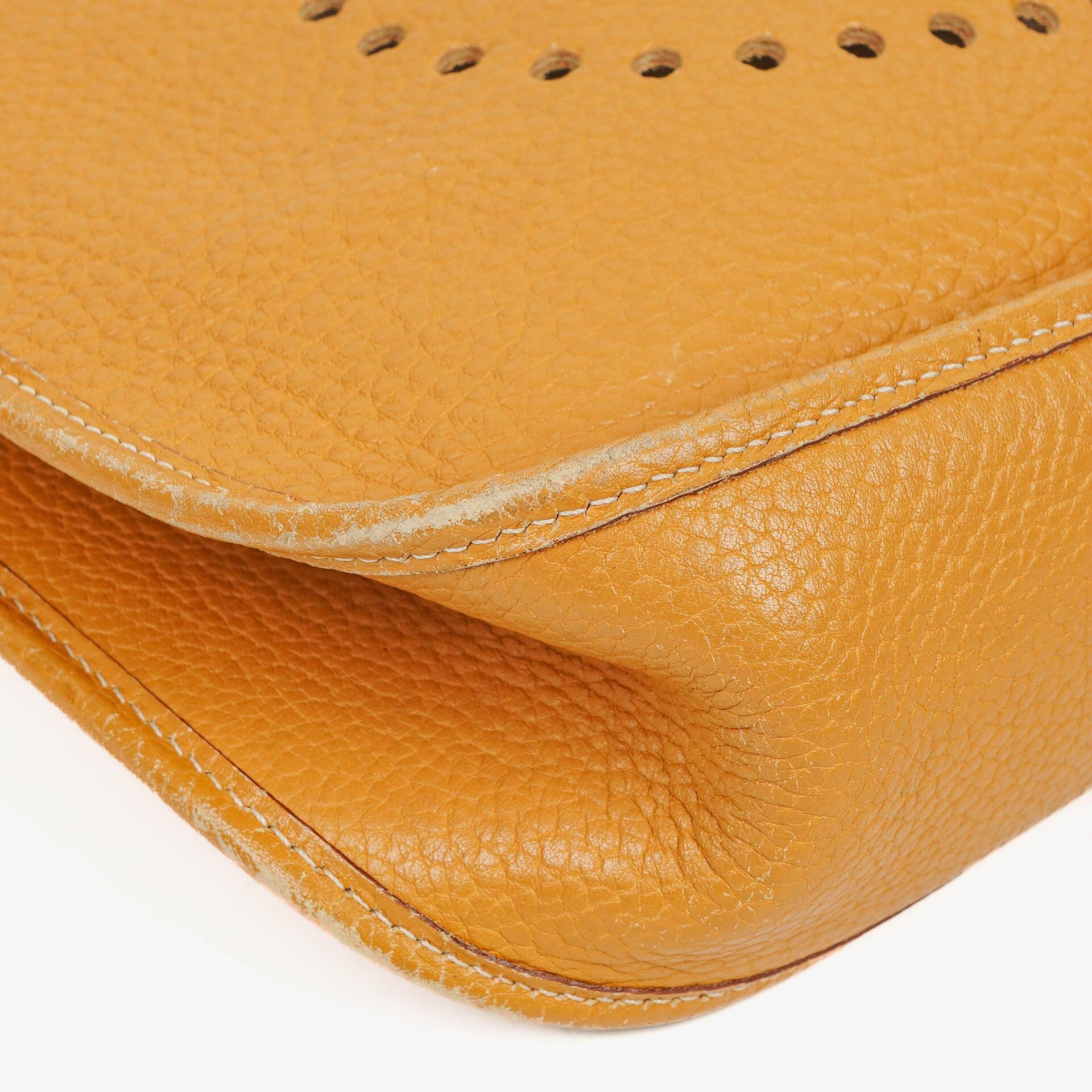 Hermès Evelyne I 33 Schultertasche aus Taurillon Clemence in Natural Sable