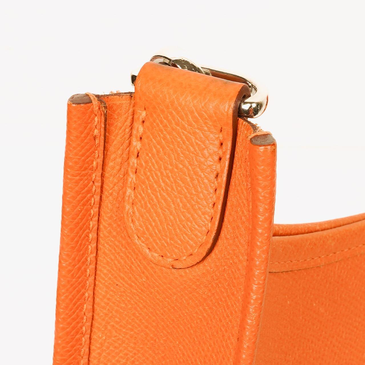 Hermès Evelyne I 33 Schultertasche aus orangefarbenem Epsom-Leder