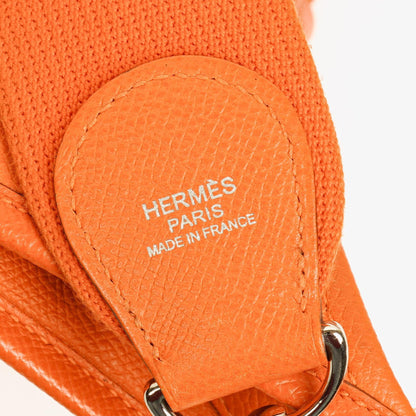 Hermès Evelyne I 33 Schultertasche aus orangefarbenem Epsom-Leder
