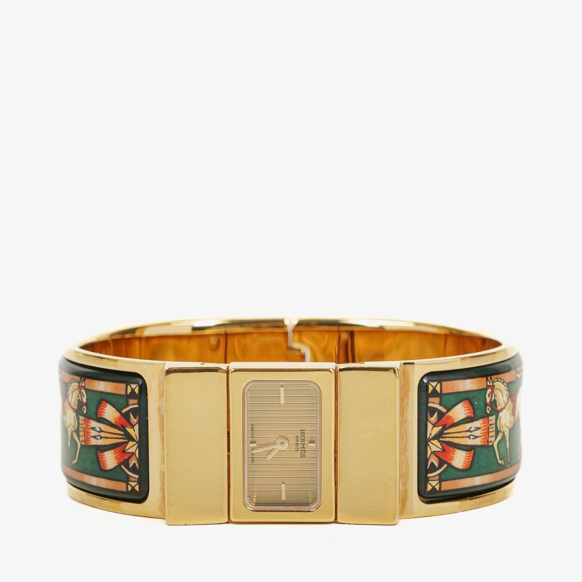 Hermès Loquet Armreif-Quarzuhr L01.100 mit grünem Equestrian Emaille und vergoldetem Finish