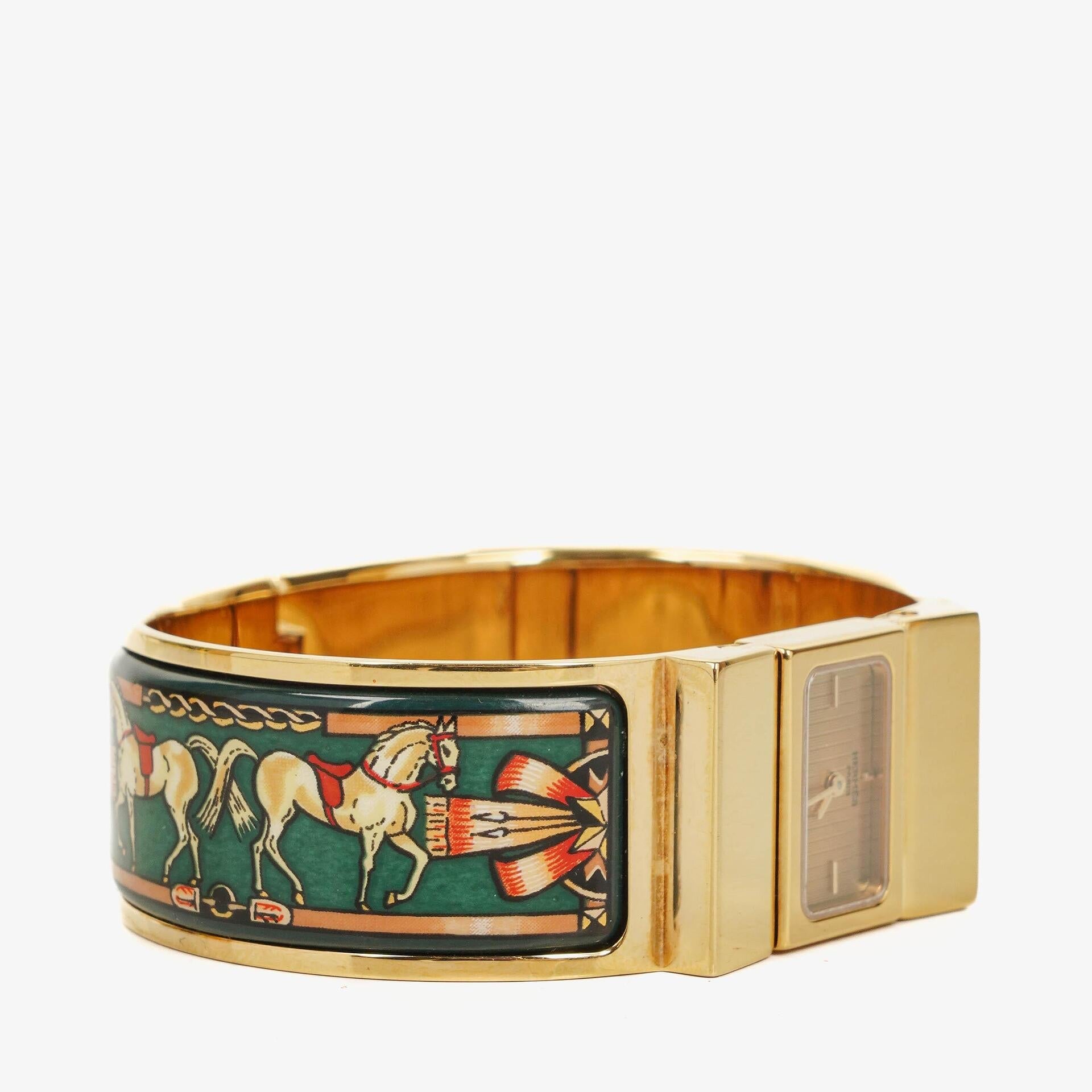 Hermès Loquet Armreif-Quarzuhr L01.100 mit grünem Equestrian Emaille und vergoldetem Finish