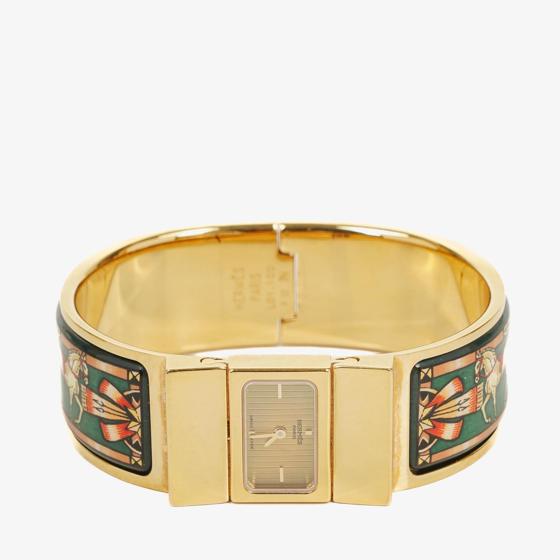 Hermès Loquet Armreif-Quarzuhr L01.100 mit grünem Equestrian Emaille und vergoldetem Finish