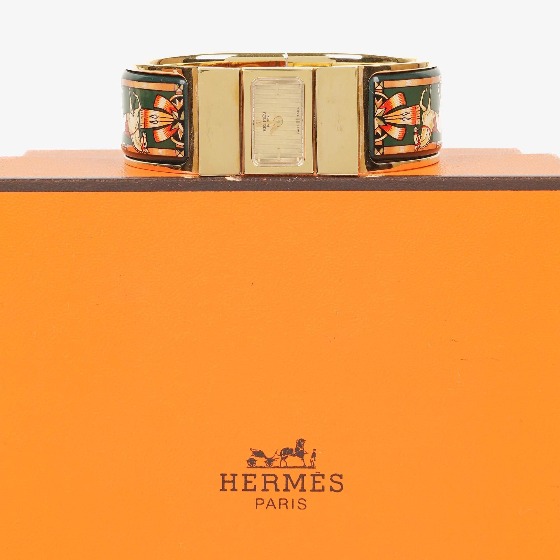 Hermes Grüne Reitsport Emaille und Vergoldete Loquet Armreif Quarzuhr L01.201