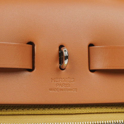 Hermes Herbag 31 Zip Retourne PM Vache Hunter Militär Toile Ginger Naturel