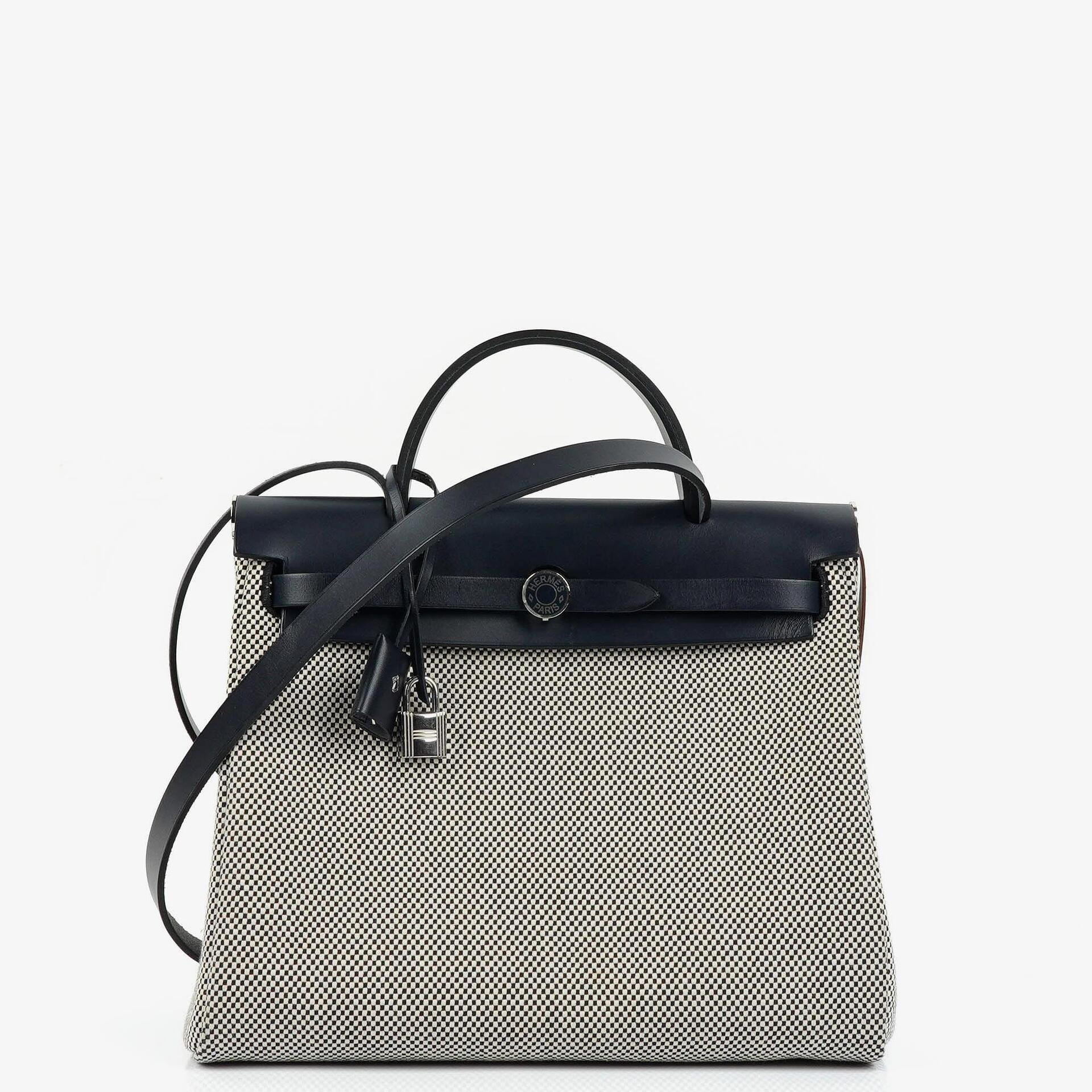 Hermès Herbag Horseshoe Stamp (HSS) Zip PM In Bleu Indigo Vache Hunter Und Criss Viking Stoff Mit Palladium Beschlägen
