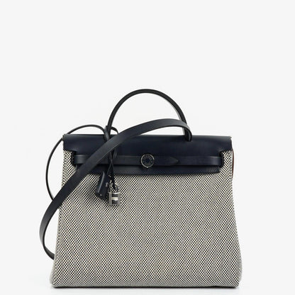 Hermès Herbag Horseshoe Stamp (HSS) Zip PM In Bleu Indigo Vache Hunter Und Criss Viking Stoff Mit Palladium Beschlägen