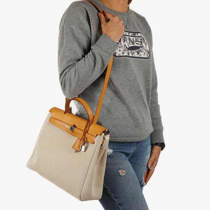 Hermes Herbag PM Vache Hunter Criss Viking 30 Ecru Beige Naturel mit Palladium-Beschlägen
