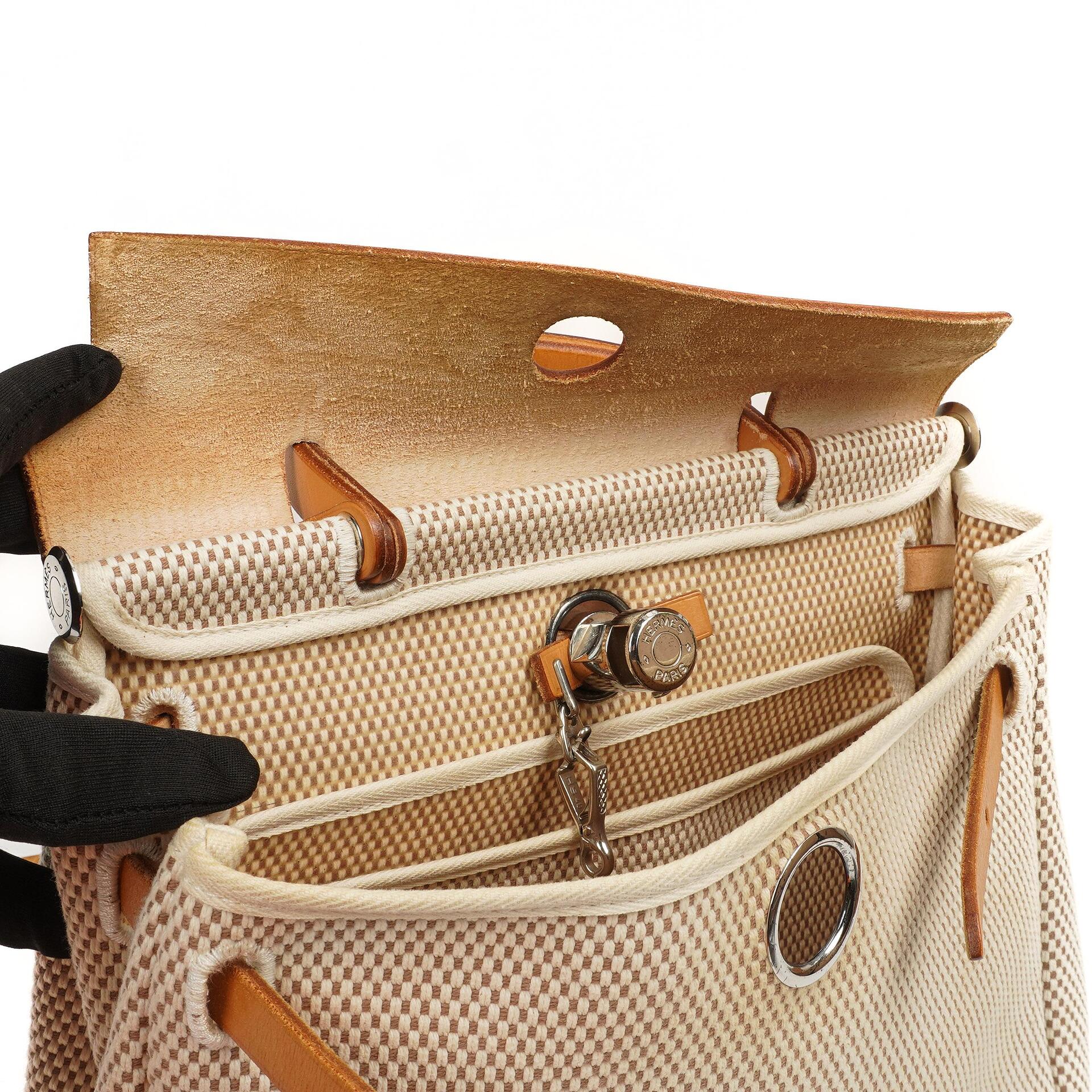Hermes Herbag PM Vache Hunter Criss Viking 30 Ecru Beige Naturel mit Palladium-Beschlägen