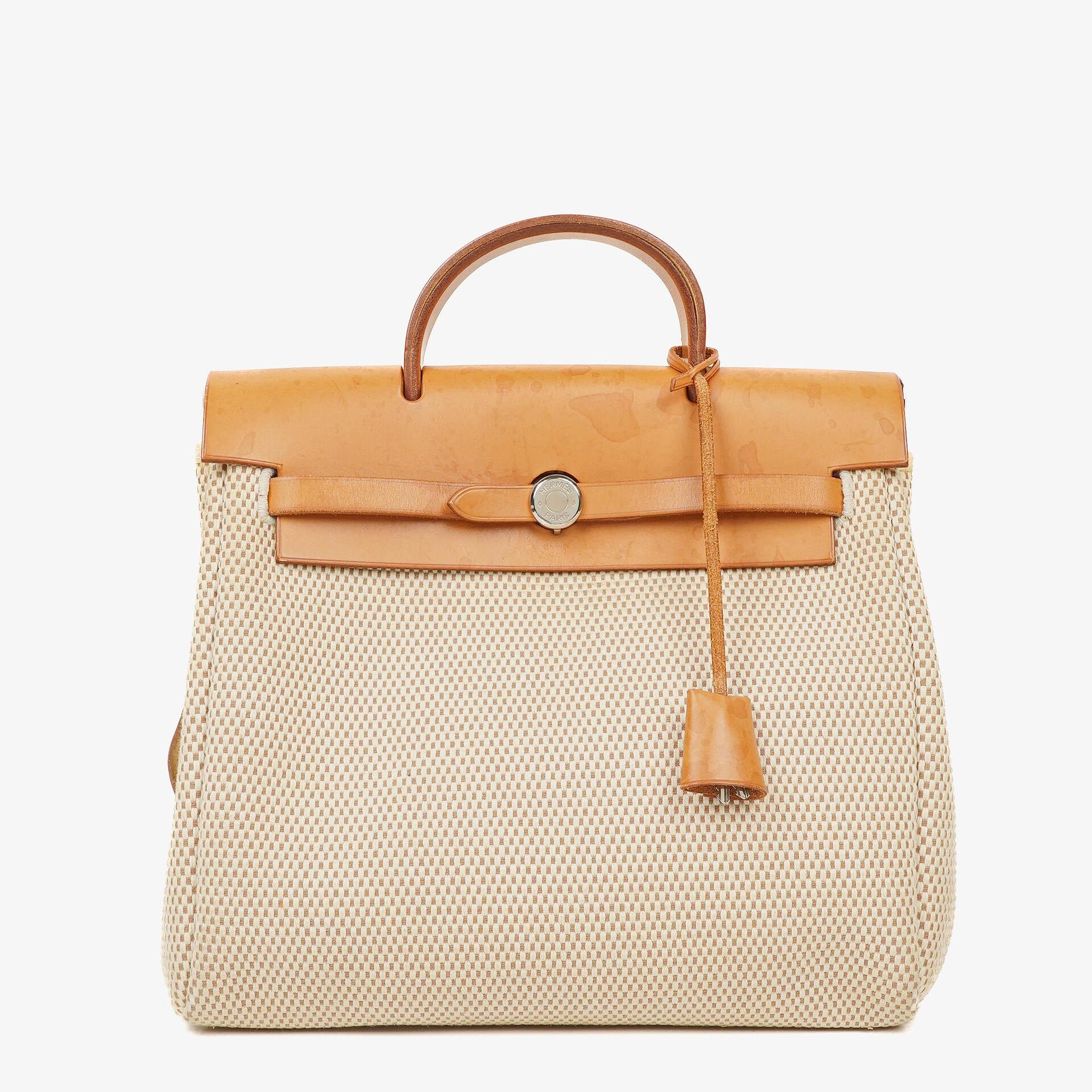 Hermès Herbag PM 2-Wege-Rucksack aus Vache Hunter mit Criss Viking in Ecru, Beige und Naturel