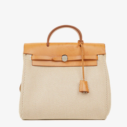 Hermès Herbag PM 2-Wege-Rucksack aus Vache Hunter mit Criss Viking in Ecru, Beige und Naturel