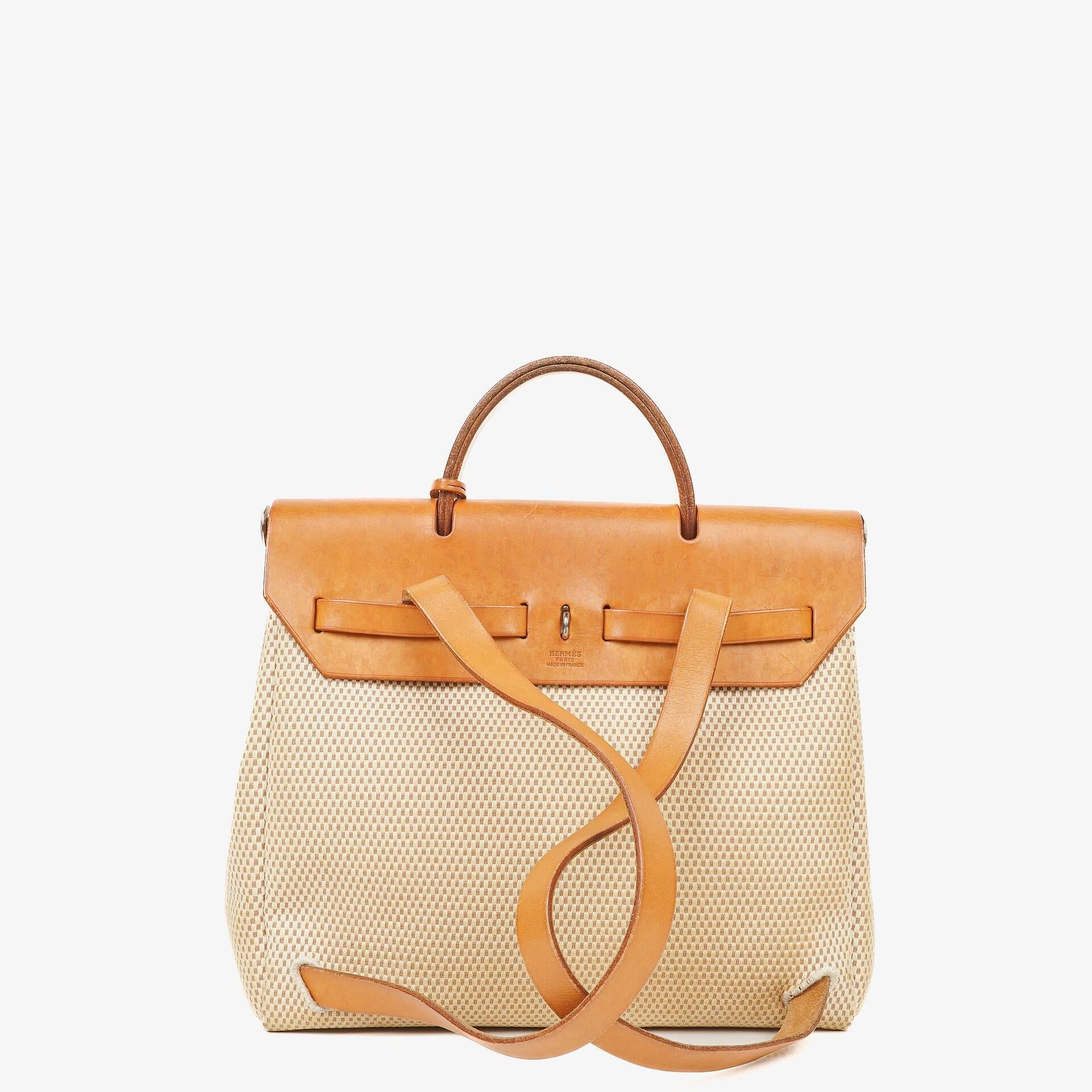 Hermès Herbag PM 2-Wege-Rucksack aus Vache Hunter Criss Viking in Ecru Beige Naturel mit Palladium-Beschlägen