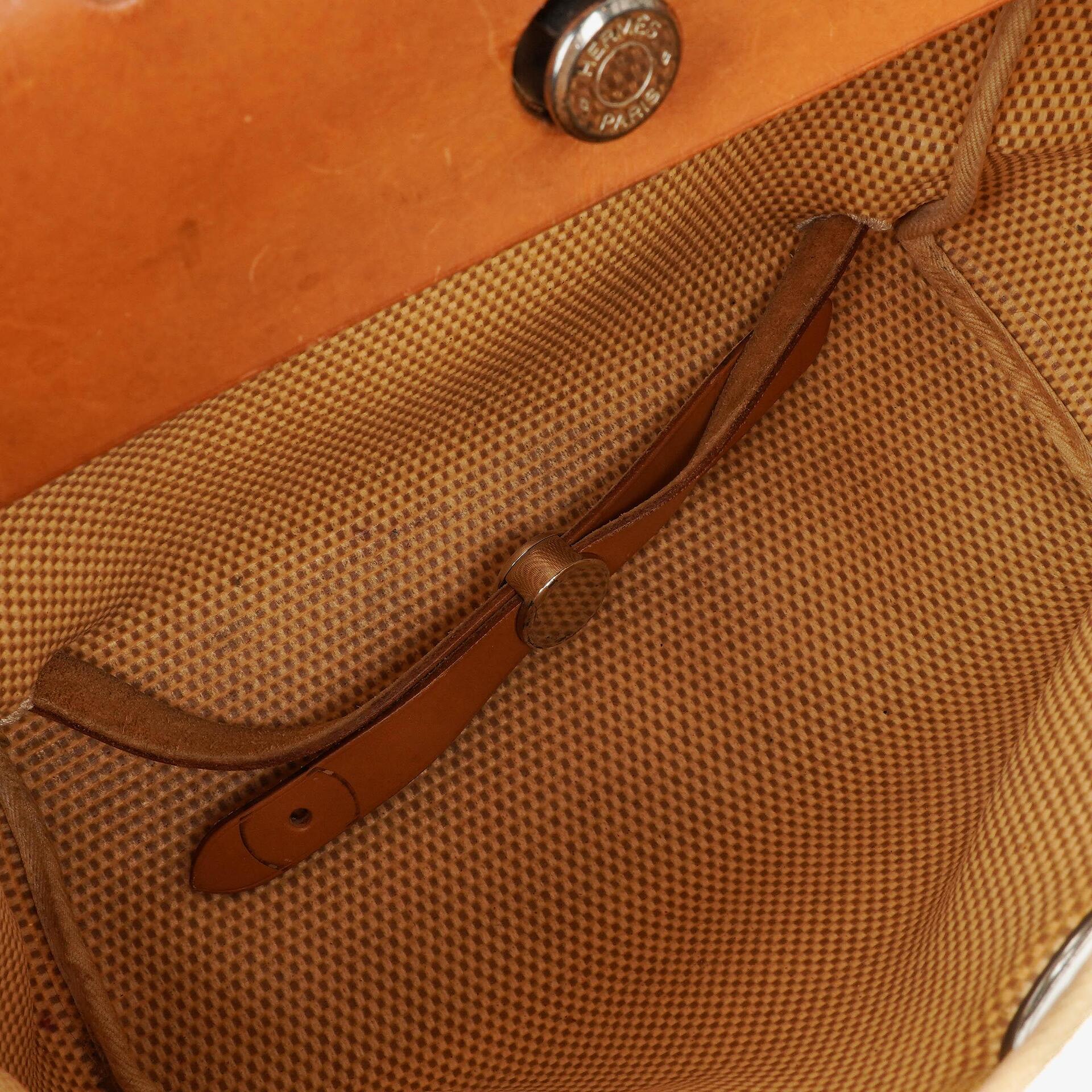 Hermès Herbag PM 2-Wege-Rucksack aus Vache Hunter Criss Viking in Ecru Beige Naturel mit Palladium-Beschlägen