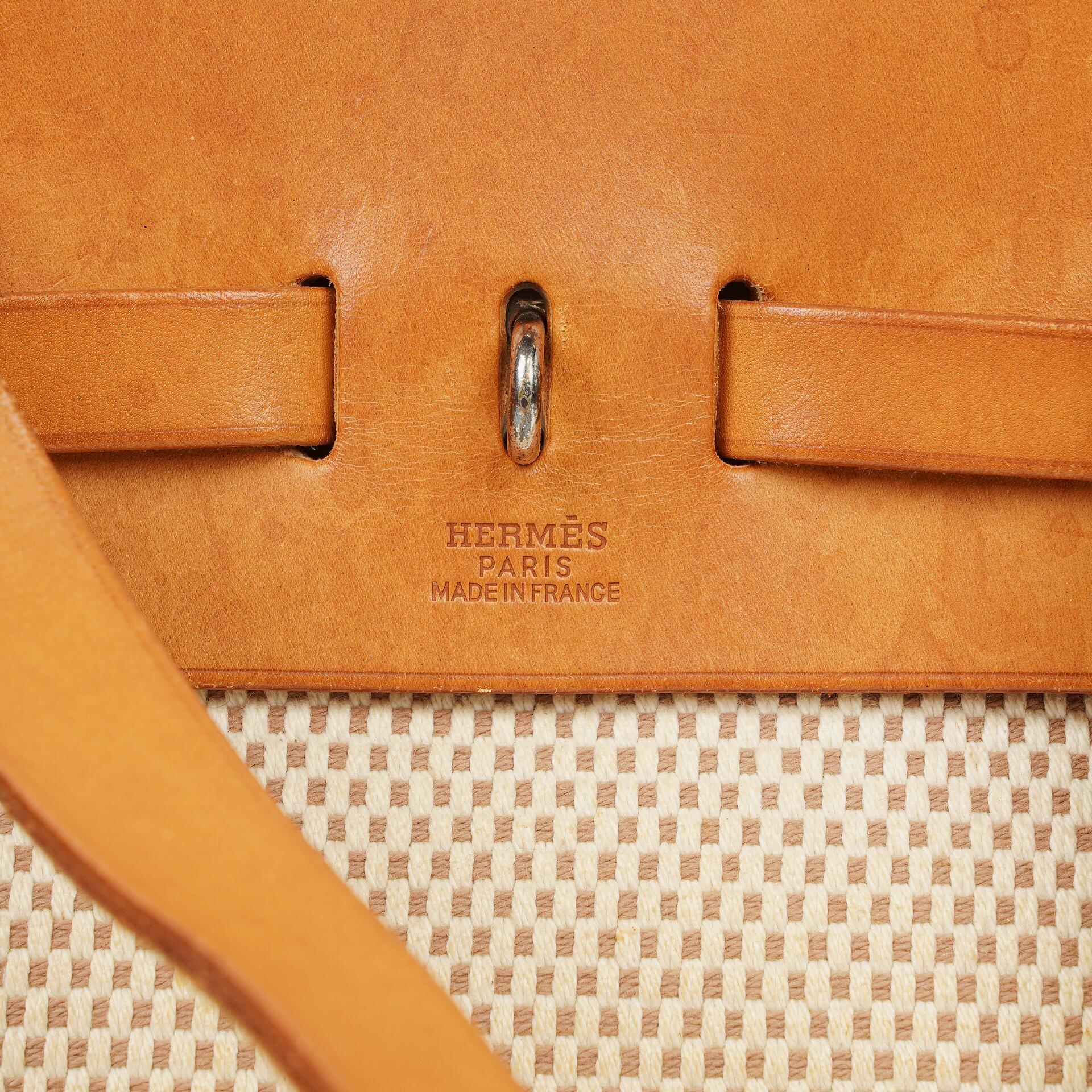 Hermès Herbag PM 2-Wege-Rucksack aus Vache Hunter Criss Viking in Ecru Beige Naturel mit Palladium-Beschlägen