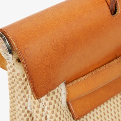 Hermès Herbag PM 2-Wege-Rucksack aus Vache Hunter Criss Viking in Ecru Beige Naturel mit Palladium-Beschlägen