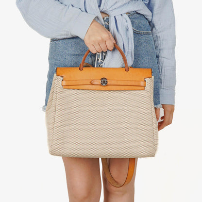 Hermès Herbag PM Vache Hunter Criss Viking 30 2-Wege-Tasche in Ecru Beige Naturel mit Palladium-Hardware