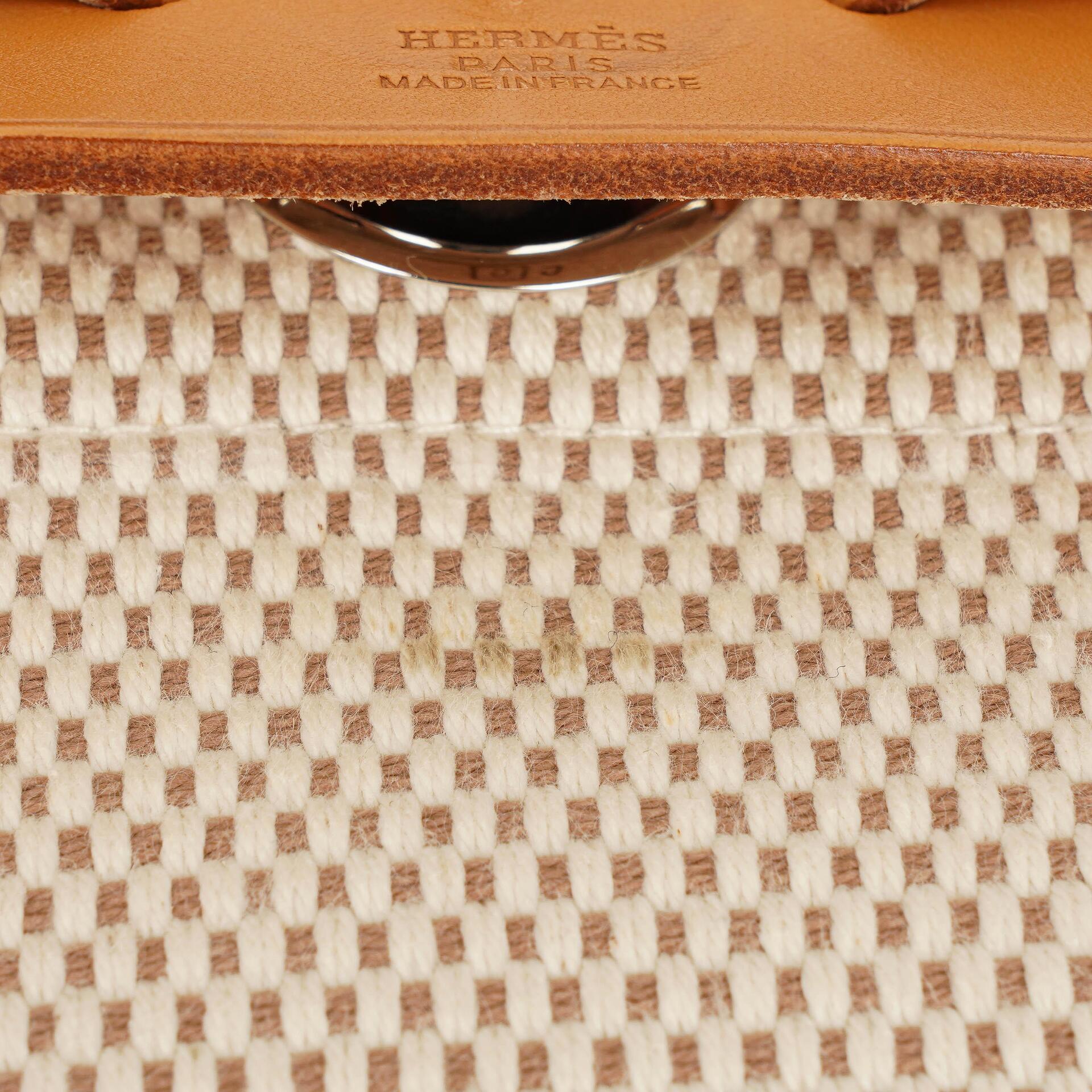 Hermès Herbag PM Vache Hunter Criss Viking 30 2-Wege-Tasche in Ecru Beige Naturel mit Palladium-Hardware