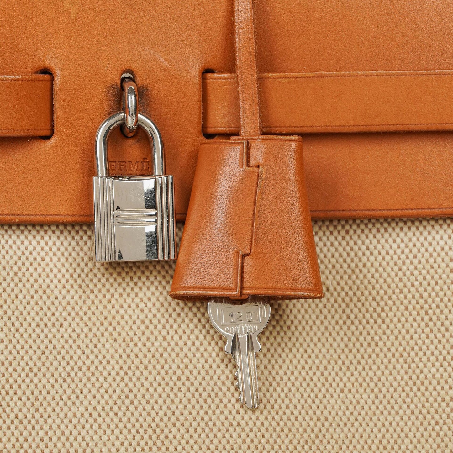Hermès Herbag PM 30 2-Wege-Tasche aus Vache Hunter und Toile Canvas in Ecru Beige Naturel mit Palladium Beschlägen