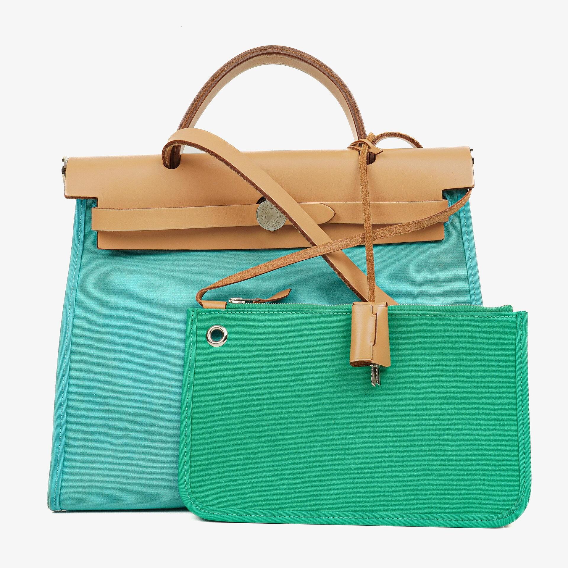 Hermès Herbag Zip 31 PM in Bleu Saphir Vache Hunter, Bleu Azteque und Menthe