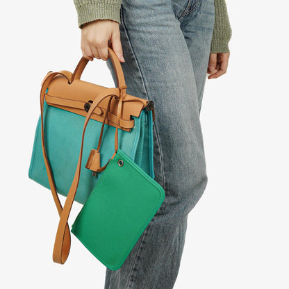 Hermès Herbag Zip 31 PM in Bleu Saphir Vache Hunter, Bleu Azteque und Menthe