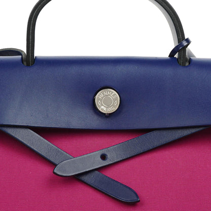 Hermes Herbag Zip 31 PM Bleu Saphir Vache Hunter Magnolia Canvas mit Palladium Beschlägen